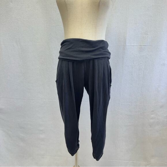 Nike black foldover modal ruched leg capri yoga pant size small - Picture 2 of 16